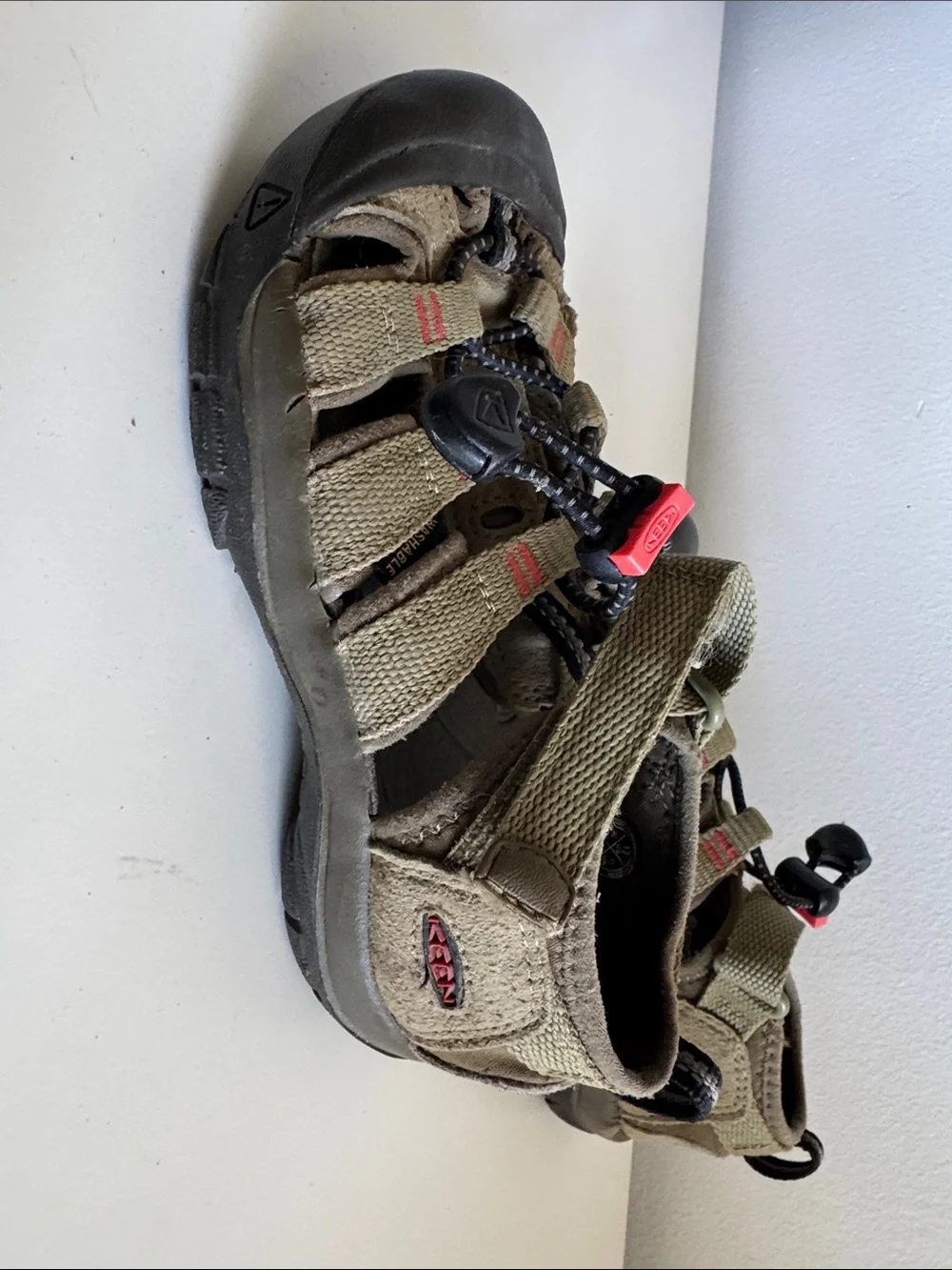 Keen Kids Closed-Toe Sandals in Olive/Tan with Red Accents